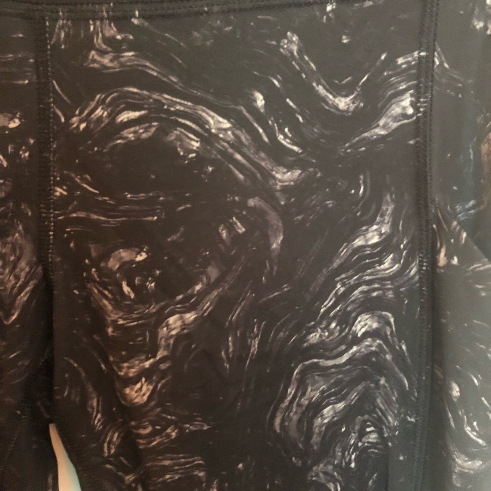 Lululemon Black/gray swirl leggings
